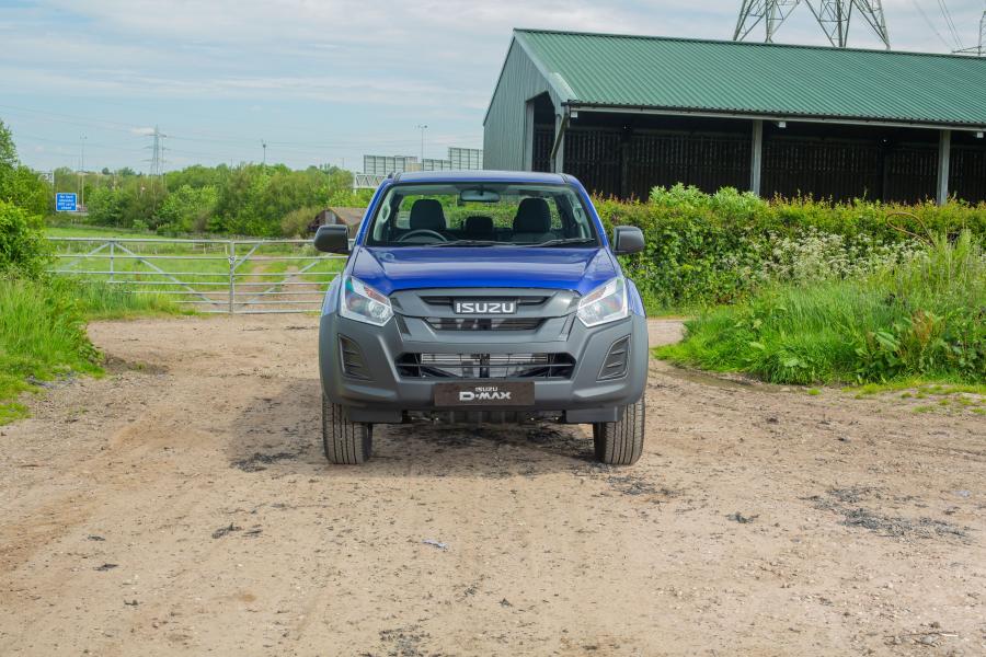  Isuzu D-Max Workman+ Double Cab 2019 года  (UK) (фото 4 из 11)